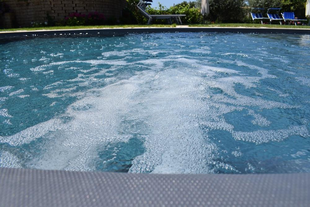 La Tinassara Bed & Breakfast 2*